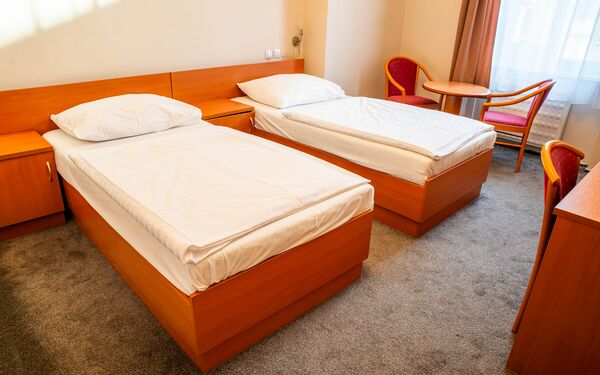 Dvoulůžkový pokoj s oddělenými postelemi